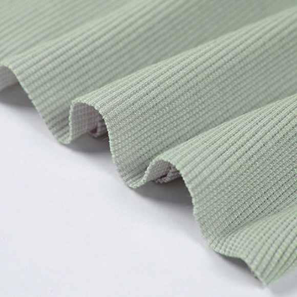 Rib Knit Buttoned Crop Top - Picture 13 of 16